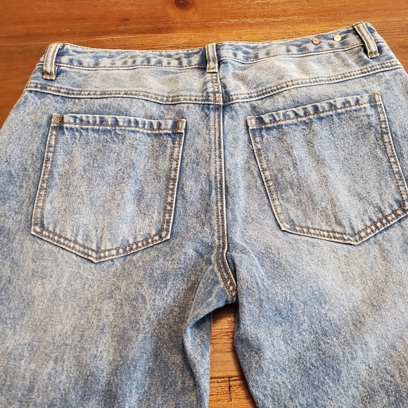 Cabi Malibu Jean Vintage Wash Boyfriend Distress Size 6 - Picture 7 of 11